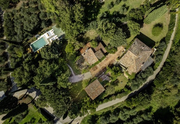 Aerial view of the entire property - Case Novole
