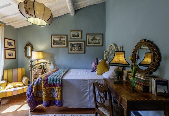 Double bedroom no. 4 with en suite bathroom on the first floor - Case Novole