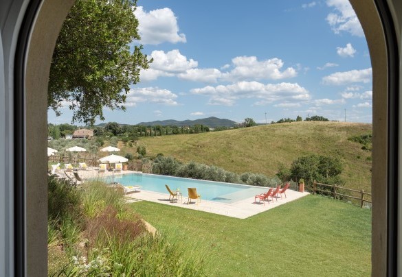 La vista della piscina – Casolare San Martino