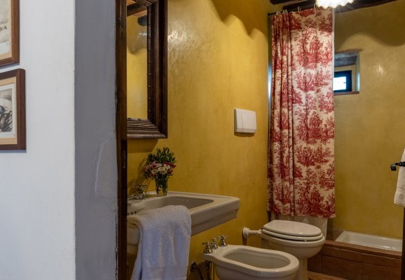 Bagno con doccia n. 1 al primo piano - Castellare in Poggio	