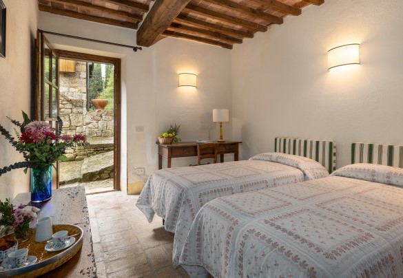 Twin bedroom in the annex - Castellare in Poggio	