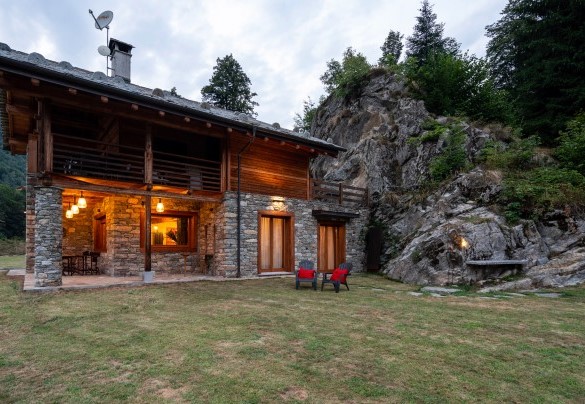 Il sole cala...., si accendono le luci - Chalet Walser