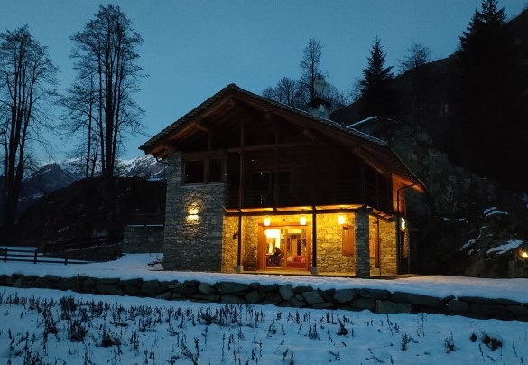 Il sole cala...., si accendono le luci - Chalet Walser