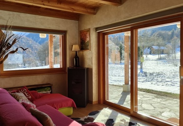 L’arredamento è molto curato e le ampie vetrate offrono panorami incantevoli - Chalet Walser