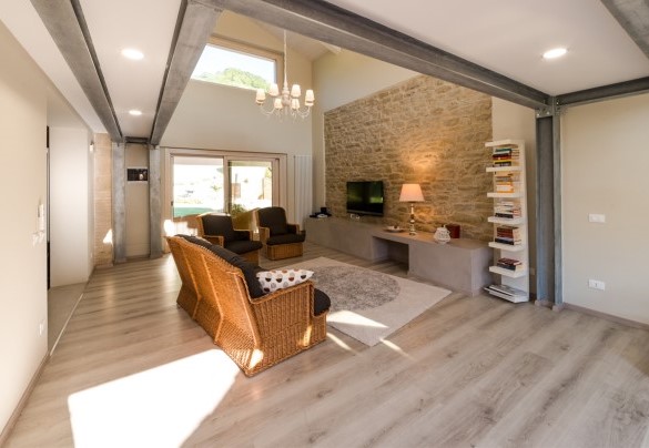 Large living room with Tv on the ground floor - Chipieri