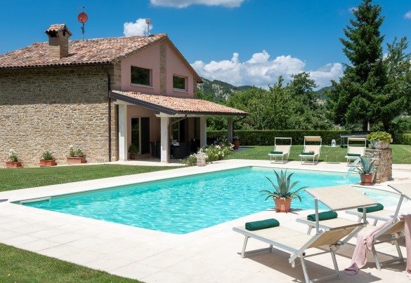 With such enchanting scenery as its backdrop, it is the ideal location for spending wonderful moments - Chipieri