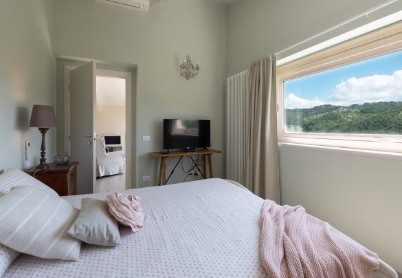 Triple bedroom with walk-in closet on the first floor - Chipieri 