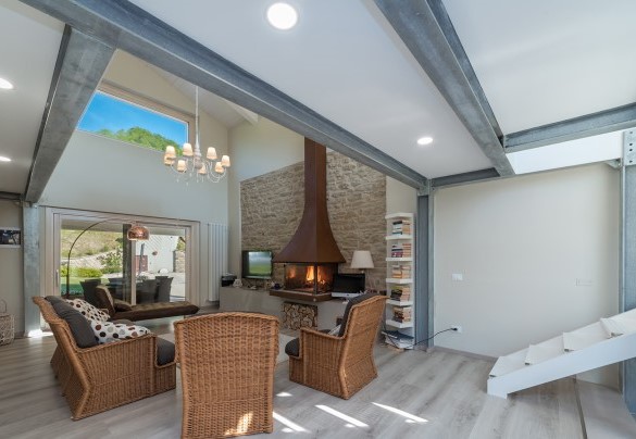 The villa is furnished with taste, top quality materials and design  furniture - Chipieri