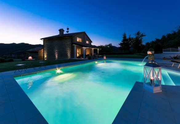 The pool by night - Chipieri