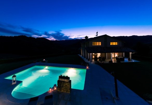 The pool by night - Chipieri