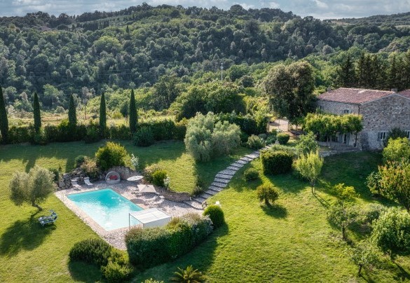 Panoramico scorcio dalla piscina – Cinque Cipressi