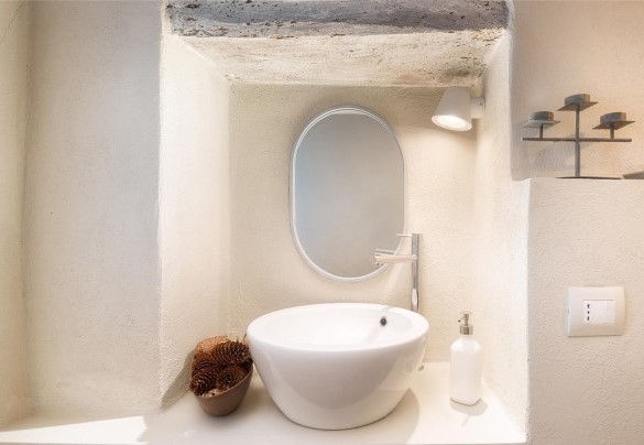 En suite bathroom with shower n.1 to double bedroom n.1 – Cinque Cipressi