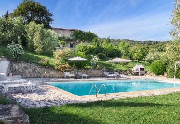 La piscina è aperta dall’ultimo sabato di aprile al primo sabato di ottobre – Cinque Cipressi