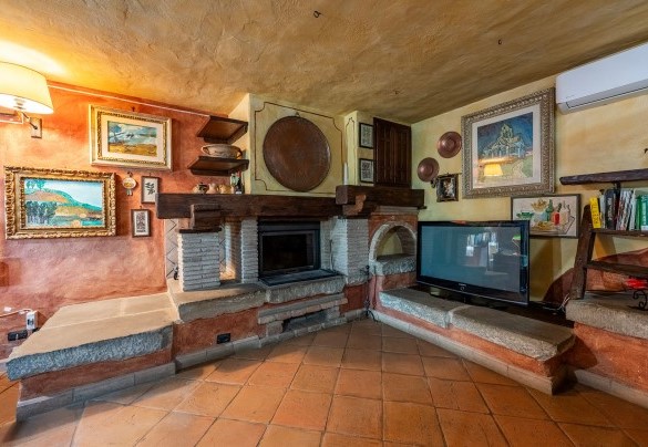 L’area living al piano terra - Colle Calzolaro