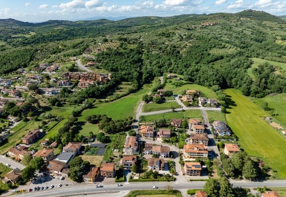 Il paese di Tavernelle dista 2 km - Colle Calzolaro  