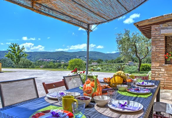 Il tavolo esterno perfetto per colazioni all'aperto - Colle Del Sole