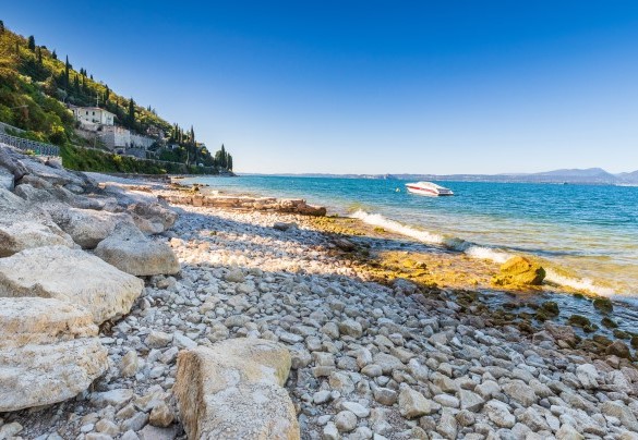 One of the many small beaches reachable in a few minutes - Corazza