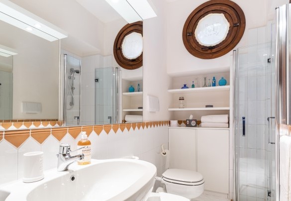 The bathroom with shower - Corazza