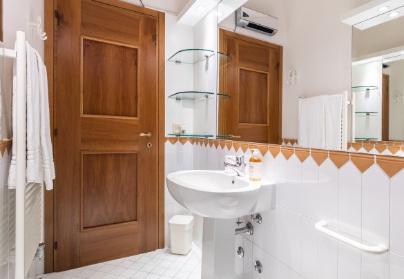 The bathroom with shower - Corazza