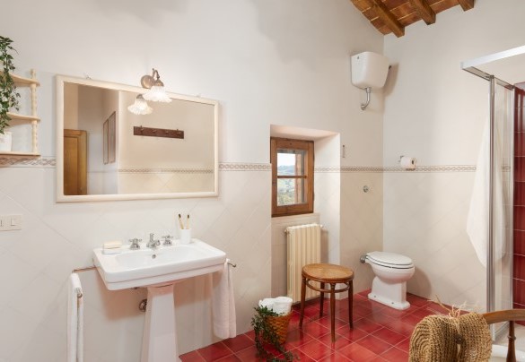The bathroom with shower on the first floor – Cosciano 