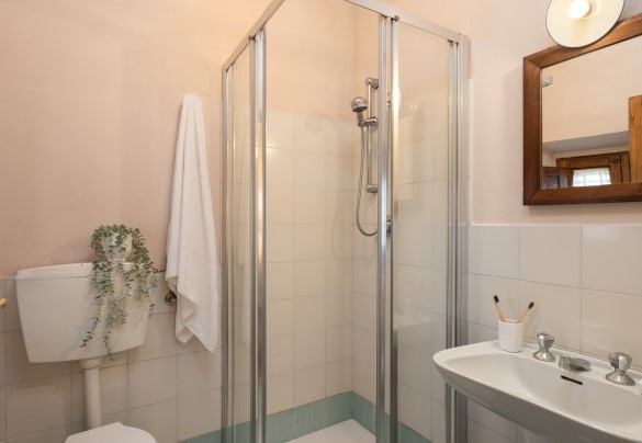 The bathroom with shower on the first floor - Cosciano