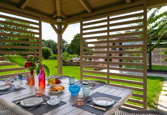 Gazebo per colazioni all'aperto  - Cottage Violapo
