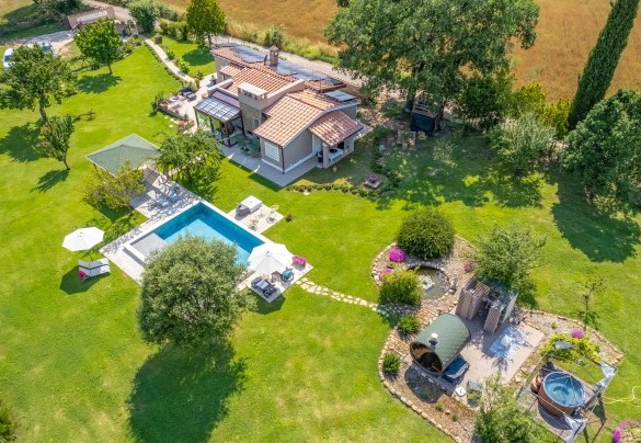 L'intera proprietà vista dall'alto - Cottage Violapo
