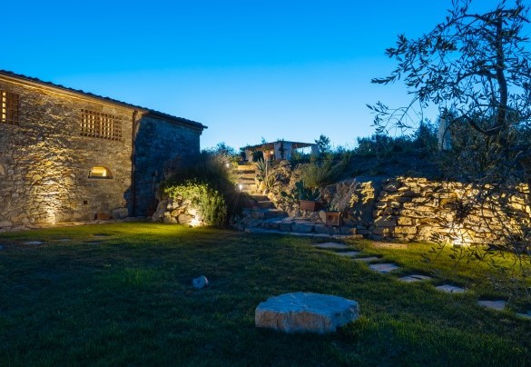 L’area di giardino fruibile si sviluppa su due livelli per una superficie di circa 700 mq – Country House Lo Spigo