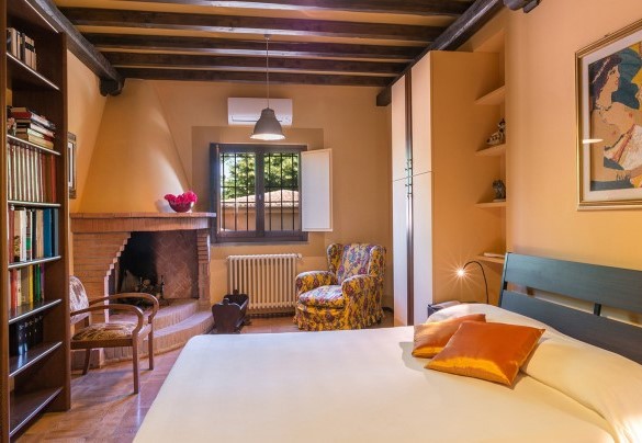 Double bedroom n. 5 on the first floor – Montepietraia – Country House Montepietraia e San Martino 