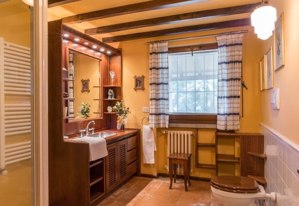 Bathroom with shower n.1, en.suite at the bedroom n.1 – Montepietraia  – Country House Montepietraia e San Martino 