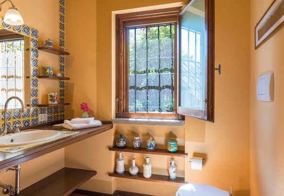 Bathroom with shower n.4 on the first floor – Country House Montepietraia 