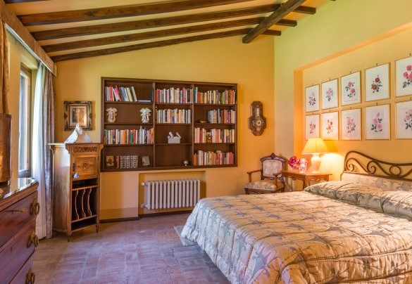 Double bedroom n.1 on the ground floor – Country House Montepietraia 