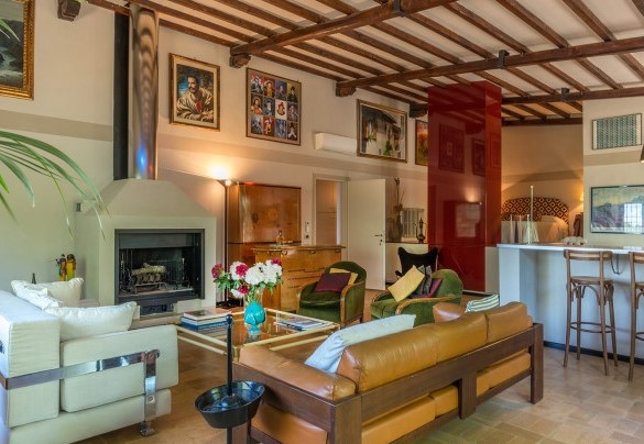 Il salotto con caminetto - Country House San Martino