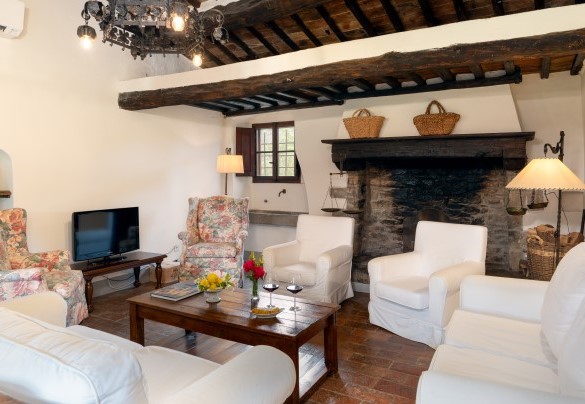 Entrance into the house directly into the sitting room – Crognole 
