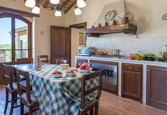 La cucina completamente attrezzata dallo stile rustico - Dalmanuta