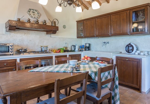 La cucina completamente attrezzata dallo stile rustico - Dalmanuta