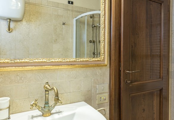 Bagno con doccia al piano terra - Dalmanuta