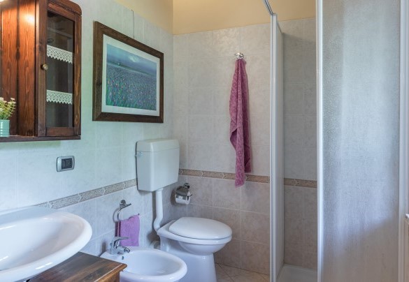 Bathroom with shower on the first floor - Dimora Alessandra