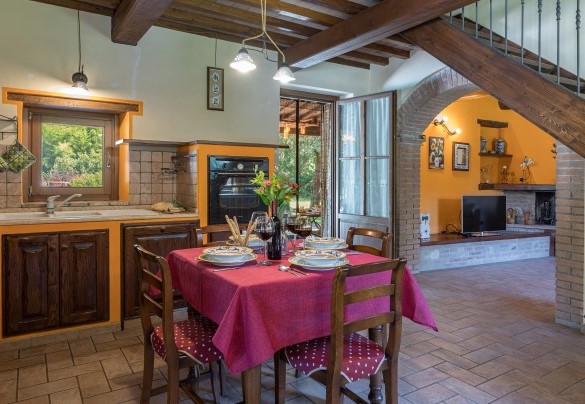 Dining room with direct exit to the portico - Dimora Alessandra