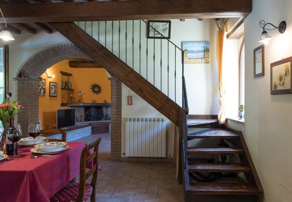  Dining room with stairs to the first floor - Dimora Alessandra