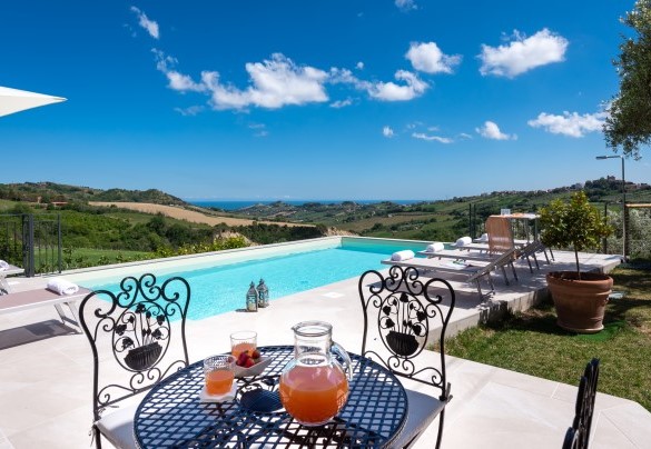 La piscina panoramica – Dimora Campo delle Mura