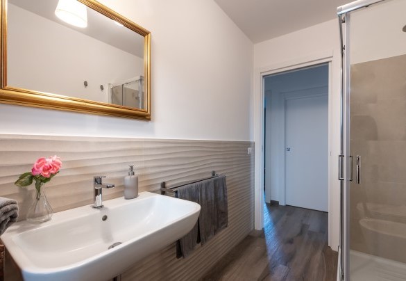 Bagno con doccia n. 1 - Dimora Campo delle Mura