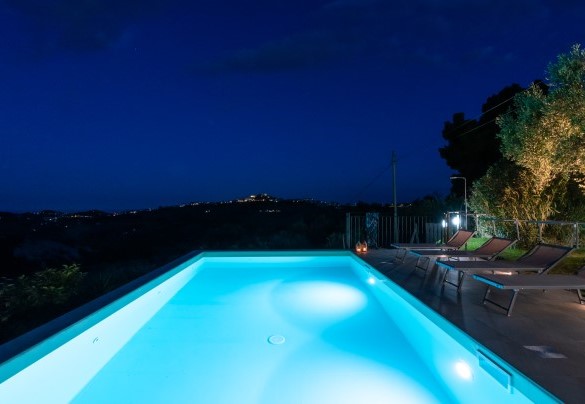 La piscina panoramica – Dimora Campo delle Mura 