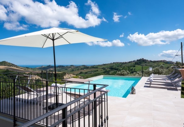 La piscina panoramica - Dimora Campo delle Mura 