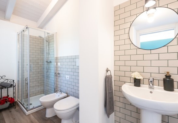 Bagno en suite con doccia n. 2 – Dimora Campo delle Mura 