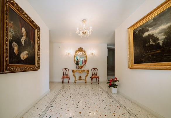 The entrance hallway – Dimora delle Stelle 