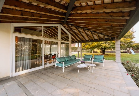The spacious porch – Dimora delle Stelle