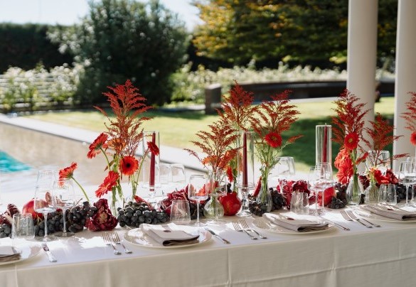 The outdoor dining area- Dimora delle Stelle