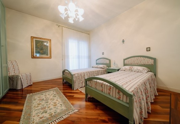 Twin bedroom with joinable beds n. 3 on the first floor - Dimora delle Stelle
