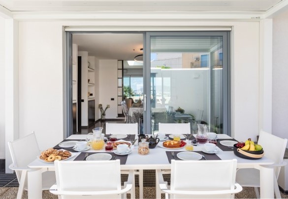 Zona pranzo esterna con accesso dal living - Dimora Egadina Giovanni
